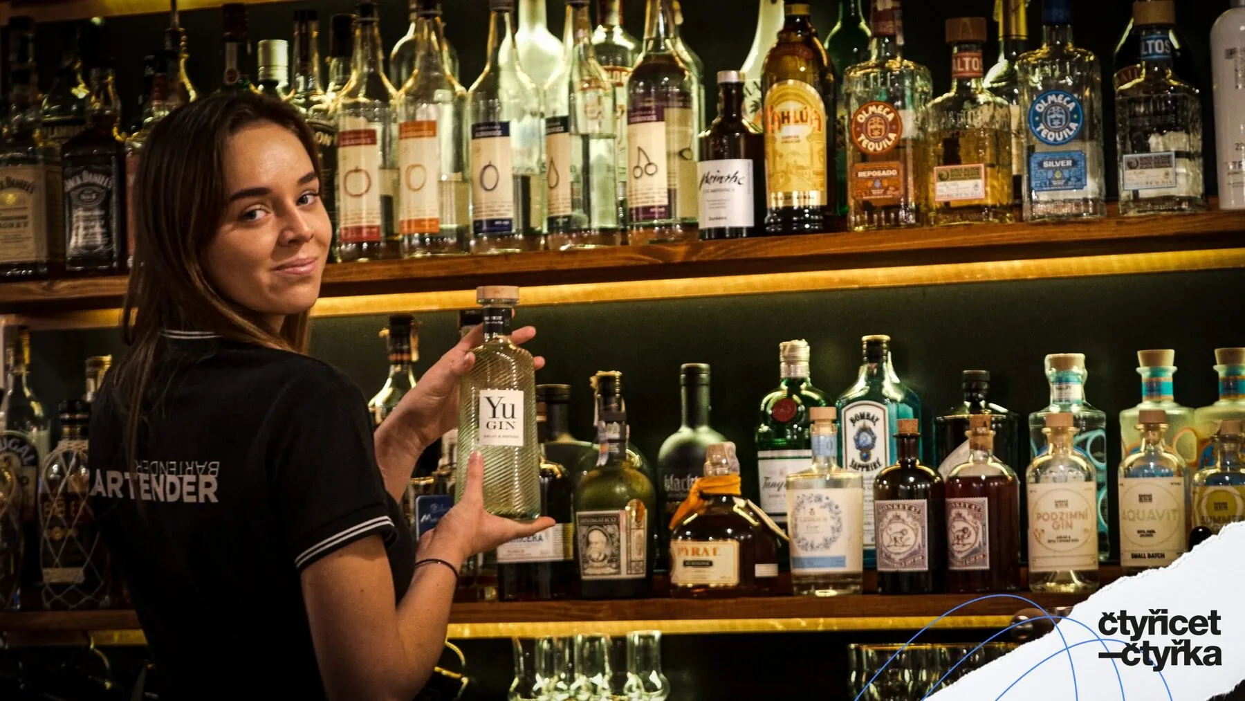 Barmanka za barem CAFE44